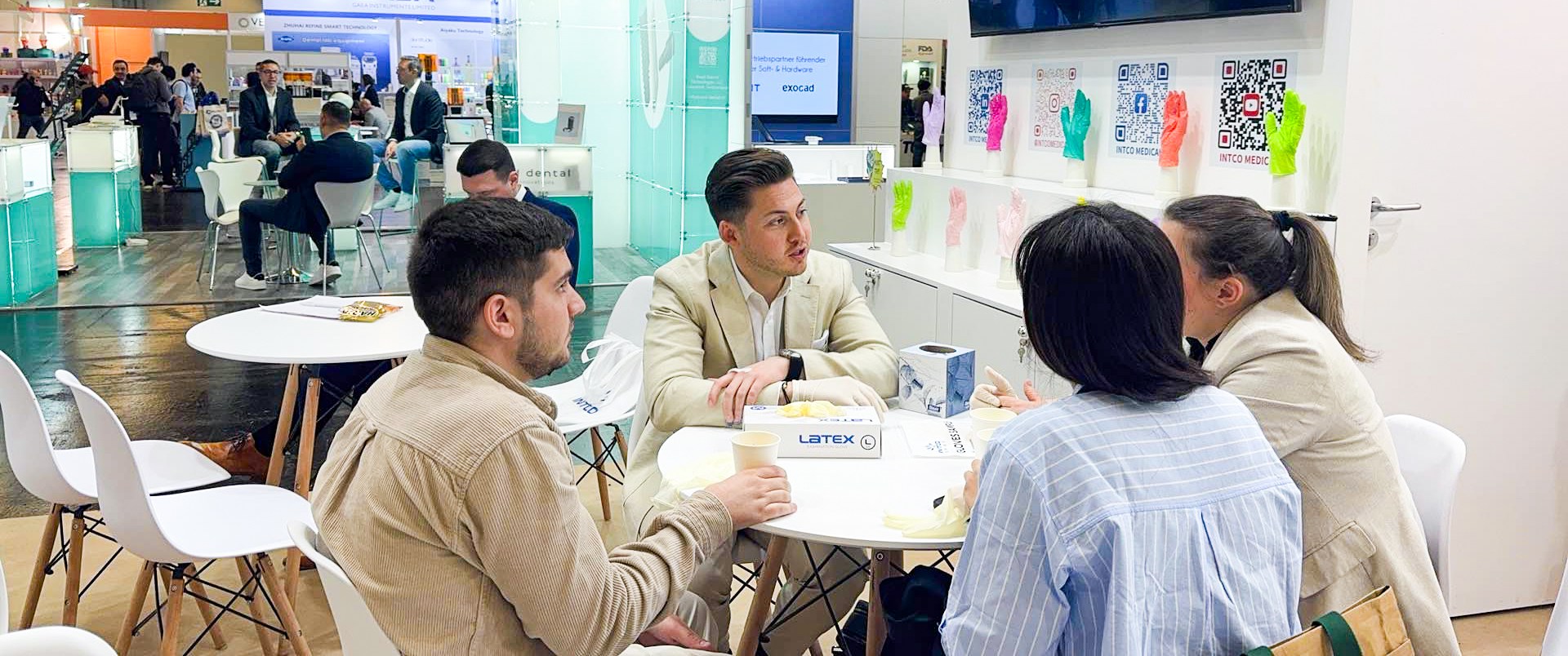 UED在线医疗全系列产品亮相 IDS ，守护全球口腔健康