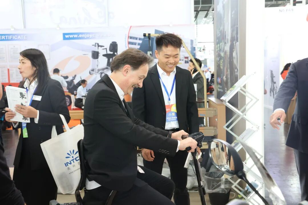 UED在线医疗亮相德国REHACARE2025 展示康养器械全系列创新移动解决方案